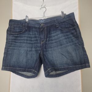 Old navy The Flirt jean shorts size 14
